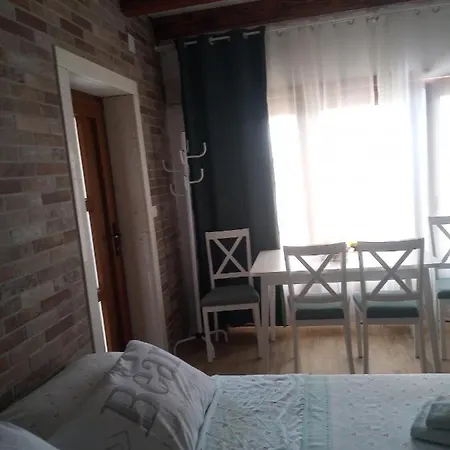 Studio Apartman Luka Apartment *